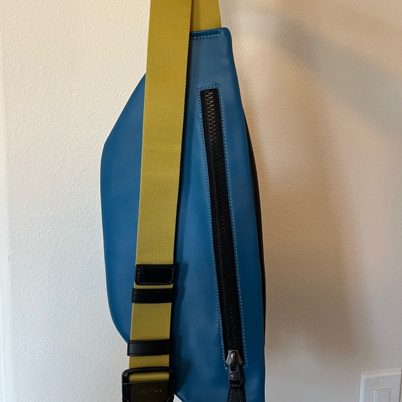 Coach Track Belt Bag Colorblock Signature with Coach Stamp - Picture 3 of 4